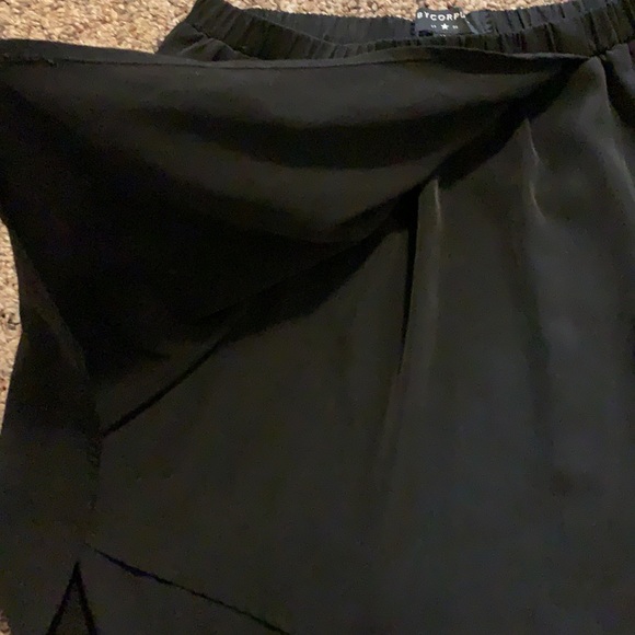 Black mini skirt with pockets - Picture 4 of 13